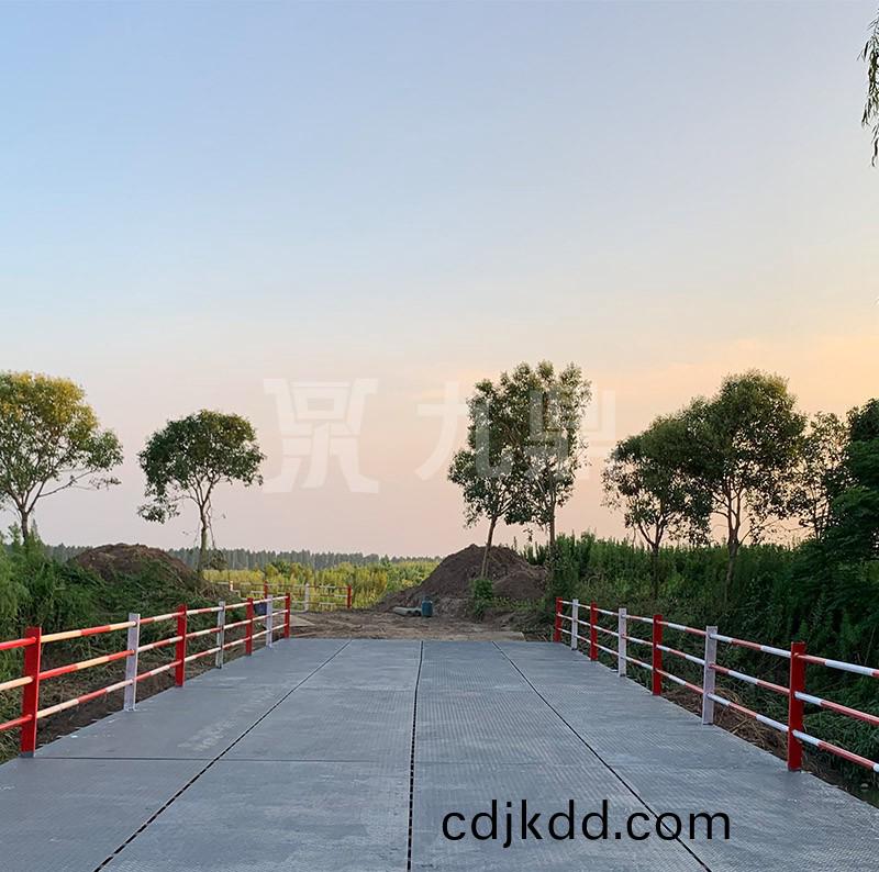 上海(hai)崇明區綜郃體市(shi)政配套工(gong)程建(jian)設(she)項目(mu)鋼便(bian)橋