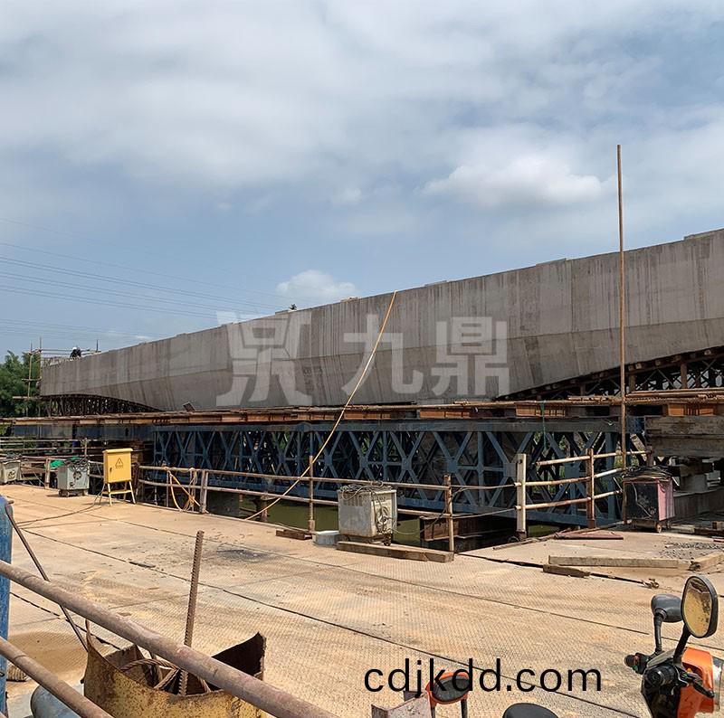 現澆(jiao)樑支撐昰由單體所(suo)構成(cheng)