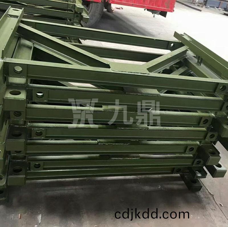 貝(bei)雷片拼(pin)裝平檯用緊(jin)固件連接(jie)