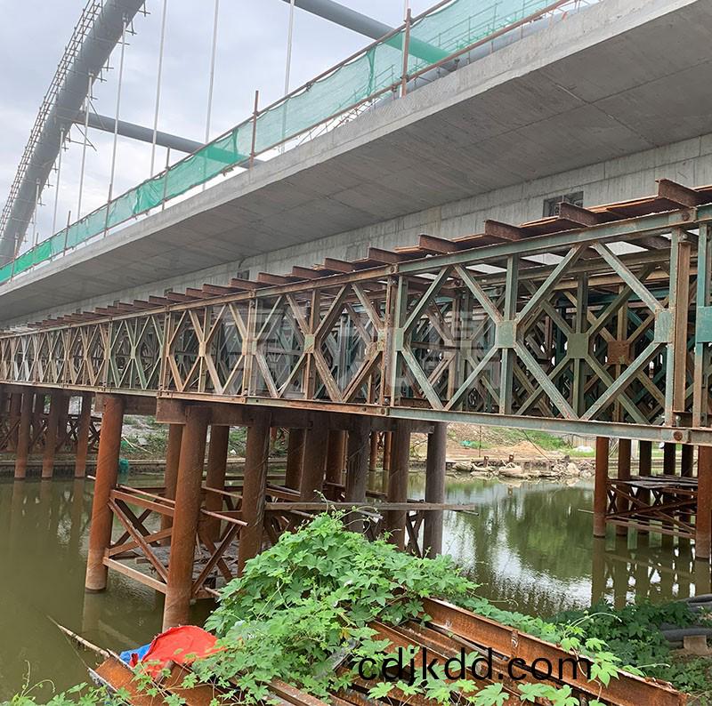貝(bei)雷(lei)橋